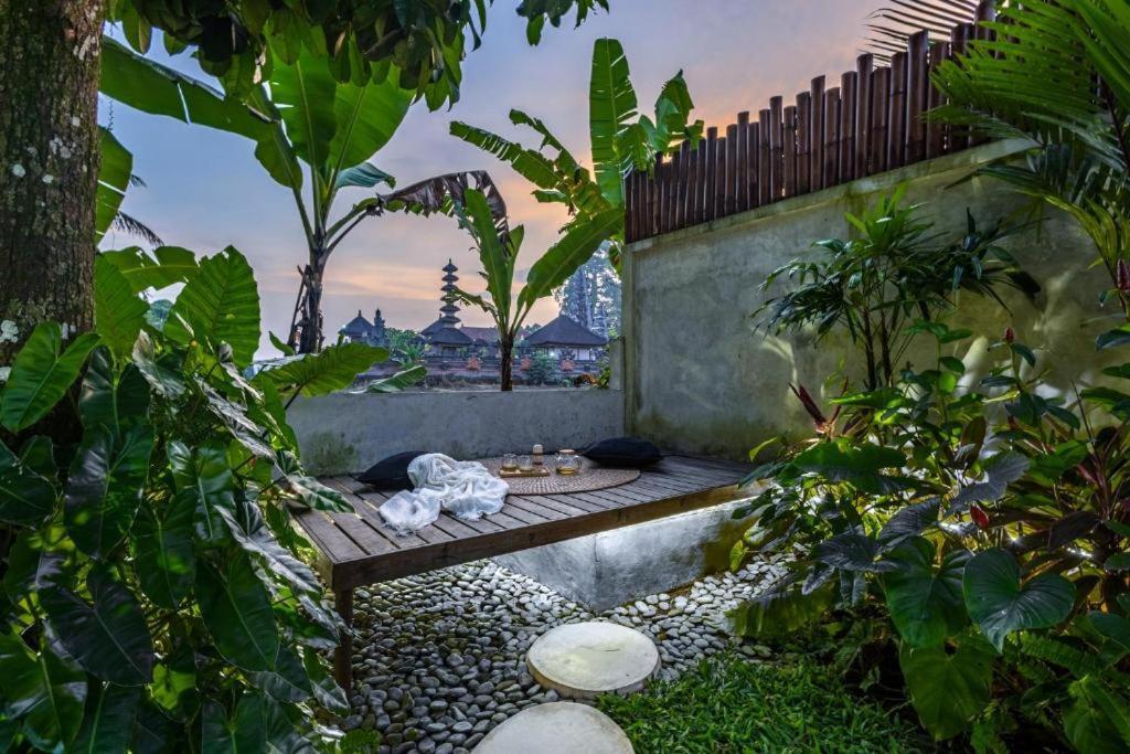 Niki - Unique Rice Temple View Bykavian Ubud (Bali)
